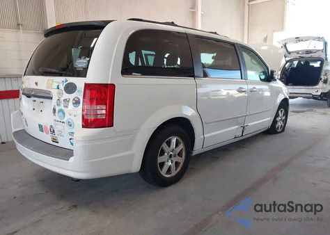 2008 Chrysler Town & Country Touring z USA, uszkodzony, nr VIN 2A8HR54PX8R600614